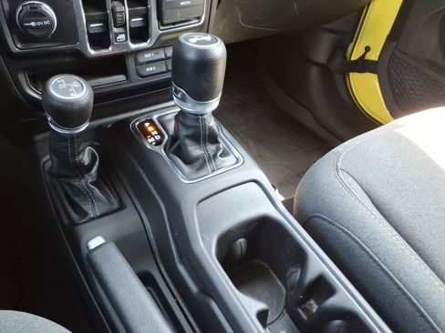 Used 2024 Jeep Wrangler Unlimited w/ Convenience Group image 14