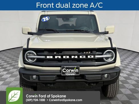 Used 2025 Ford Bronco Outer Banks image 8