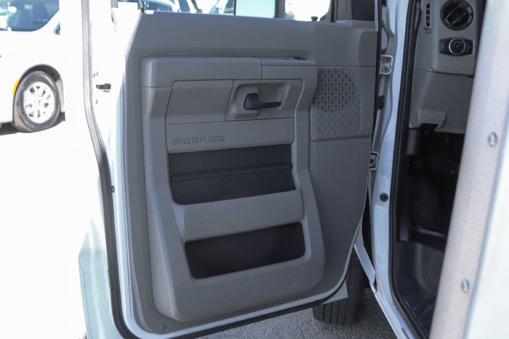 Used 2021 Ford E-450 and Econoline 450 Super Duty w/ Power Windows & Locks Group RWD image 19