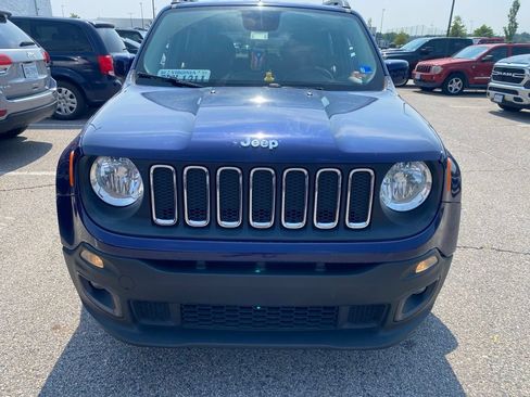 Used 2017 Jeep Renegade Latitude AWD/4WD image 3