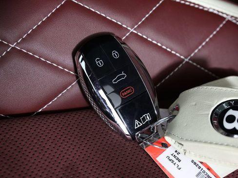 Used 2024 Bentley Flying Spur W12 AWD/4WD image 30