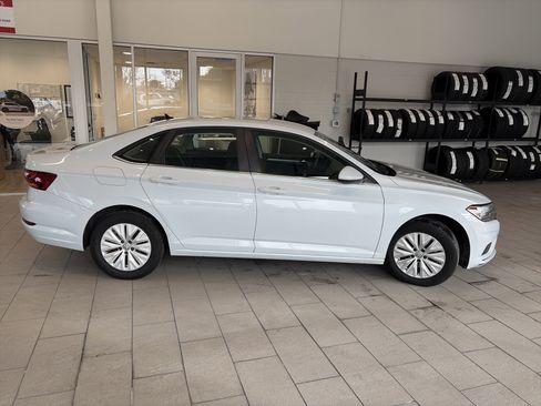 Used 2019 Volkswagen Jetta S image 4