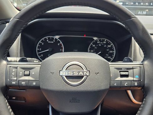 Used 2025 Nissan Rogue SV FWD image 23