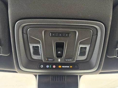 Used 2025 Chevrolet Silverado 1500 LT AWD/4WD image 14