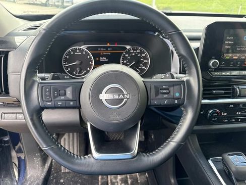 Used 2025 Nissan Pathfinder SV FWD image 28