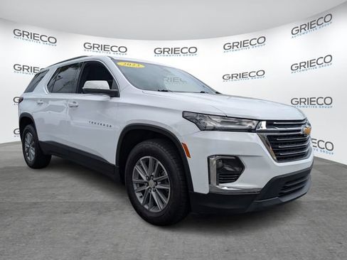 Used 2023 Chevrolet Traverse LT image 1