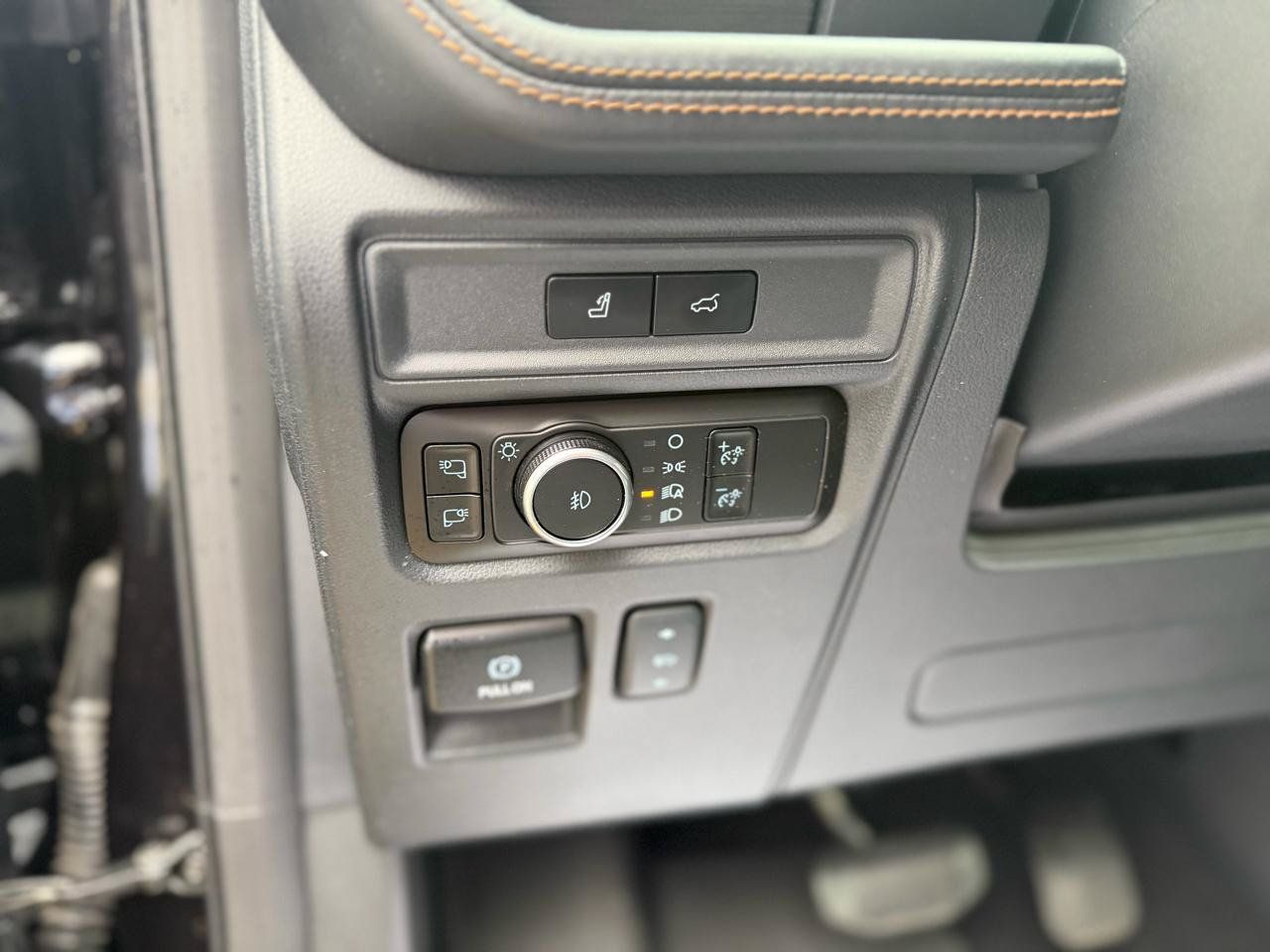 Used 2024 Ford Expedition Max Platinum AWD/4WD image 16