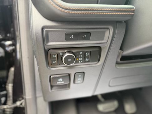 Used 2024 Ford Expedition Max Platinum AWD/4WD image 16