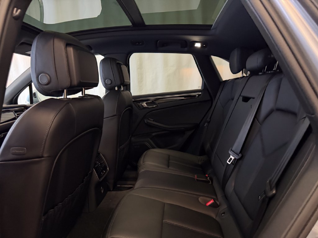 New 2026 Porsche Macan AWD/4WD image 24