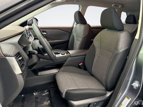 Used 2023 Nissan Rogue SV AWD/4WD image 11