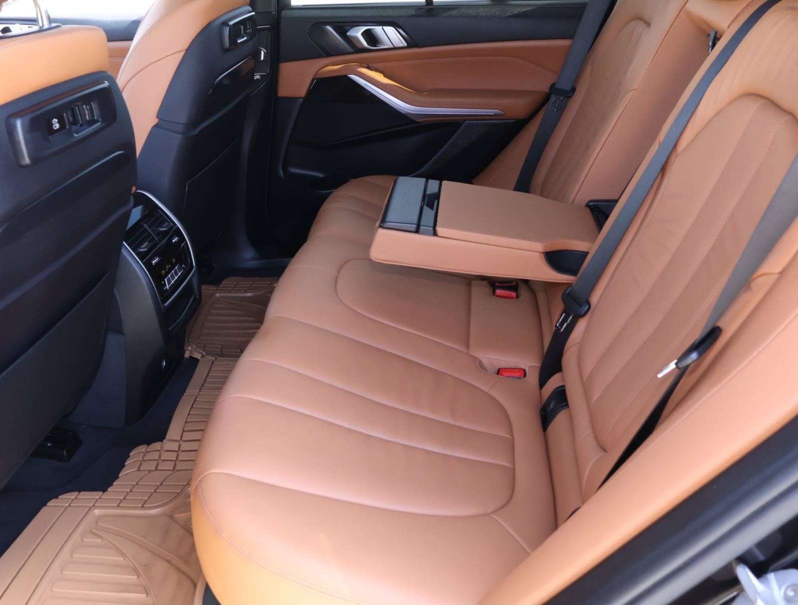 Used 2019 BMW X5 xDrive40i w/ Executive Package AWD/4WD image 22