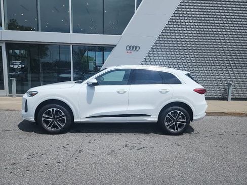 Certified 2025 Audi Q5 Premium w/ Premium Plus AWD/4WD image 3