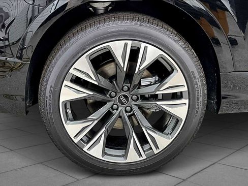 New 2026 Audi Q8 Premium Plus image 11