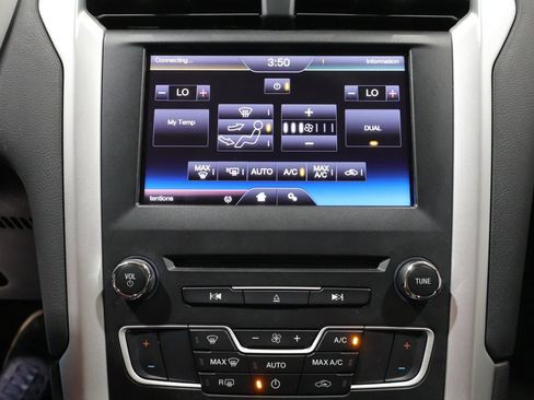 Used 2016 Ford Fusion SE FWD image 29