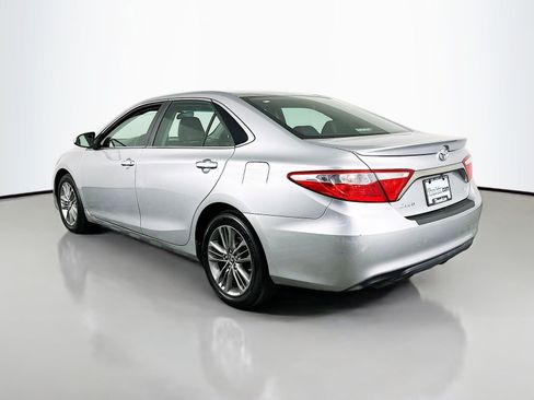 Used 2015 Toyota Camry SE FWD image 5