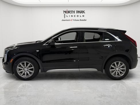 Used 2020 Cadillac XT4 Premium Luxury FWD image 2