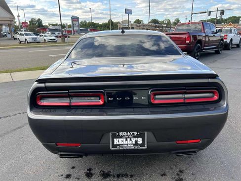 Used 2015 Dodge Challenger R/T w/ Quick Order Package 22B R/T image 4
