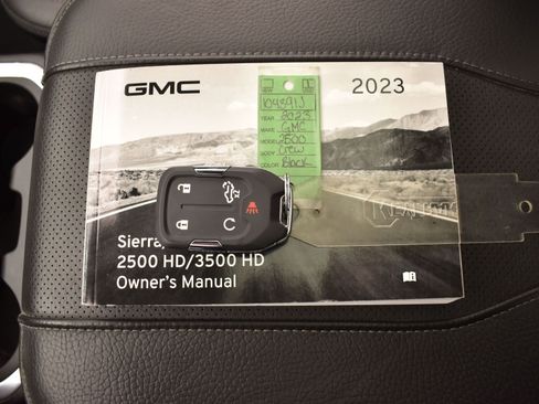 Used 2023 GMC Sierra 2500 Denali w/ Denali Ultimate Package image 19