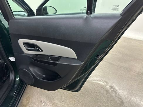 Used 2014 Chevrolet Cruze LS FWD image 25