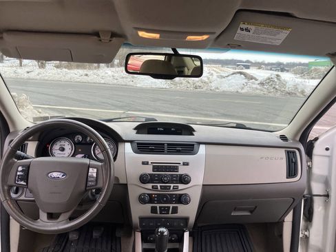 Used 2010 Ford Focus SE image 21