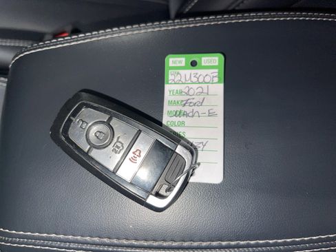 Used 2021 Ford Mustang Mach-E Select image 25