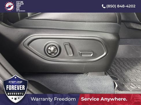 Used 2023 Jeep Grand Cherokee Limited RWD image 34