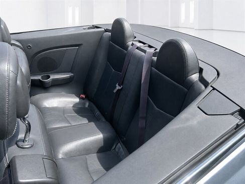 Used 2010 Chrysler Sebring Limited FWD image 9