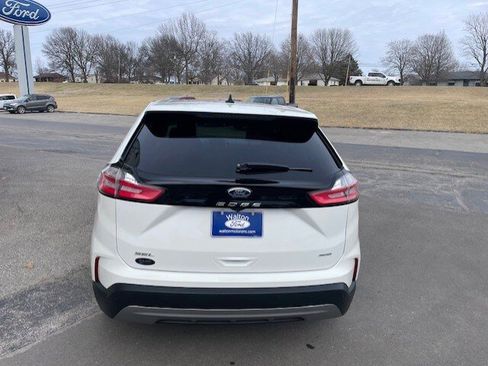 Used 2024 Ford Edge SEL w/ Convenience Package image 4
