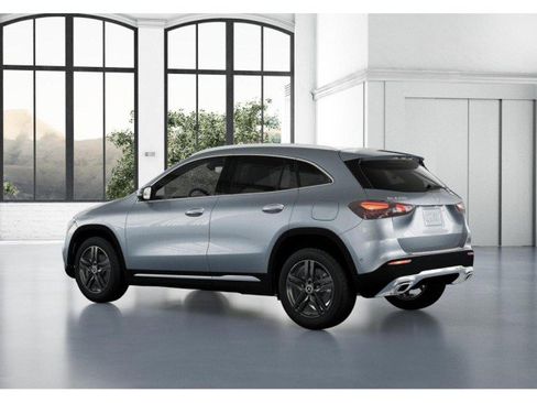 Certified 2025 Mercedes-Benz GLA 250 image 29