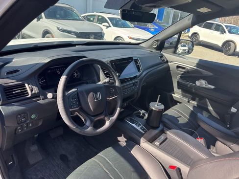 Used 2023 Honda Passport TrailSport image 37