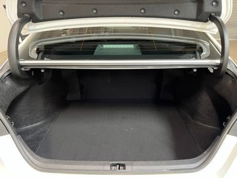 Used 2019 Toyota Camry SE FWD image 14