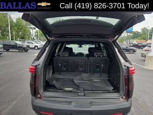 Used 2023 Chevrolet Traverse LT FWD image 25