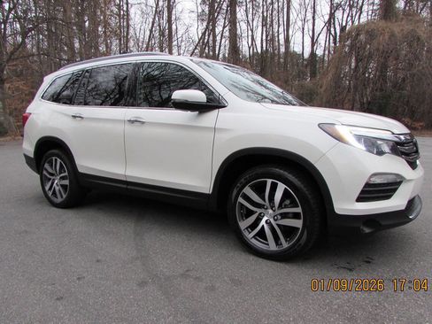 Used 2017 Honda Pilot Elite image 8