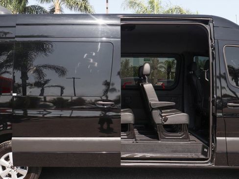 Used 2023 Mercedes-Benz Sprinter 2500 image 30