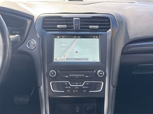 Used 2018 Ford Fusion SE w/ Equipment Group 201A image 18