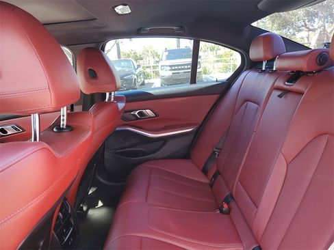 Used 2022 BMW 330i Sedan w/ M Sport Package image 10