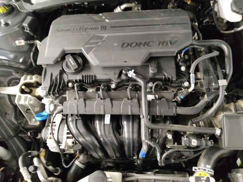 Used 2025 Hyundai Elantra SEL FWD image 30