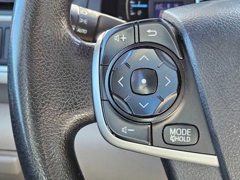 Used 2014 Toyota Camry LE image 14