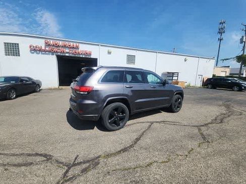Used 2015 Jeep Grand Cherokee Altitude AWD/4WD image 13