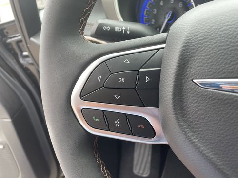 New 2026 Chrysler Pacifica Pinnacle image 18