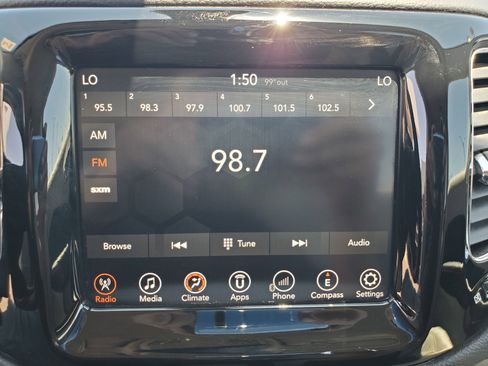 Used 2017 Jeep Compass Limited image 28