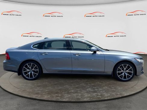 Used 2018 Volvo S90 T5 Momentum w/ Convenience Package FWD image 6