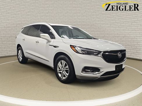 Used 2020 Buick Enclave Essence w/ Sound and Sites Package AWD/4WD image 3