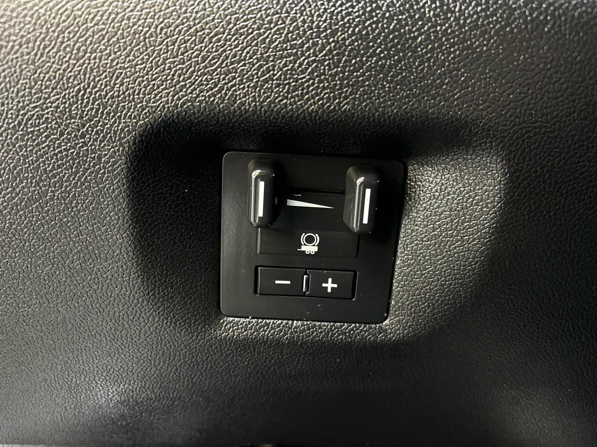 Used 2014 Chevrolet Silverado 3500 LTZ w/ LTZ Plus Package AWD/4WD image 21