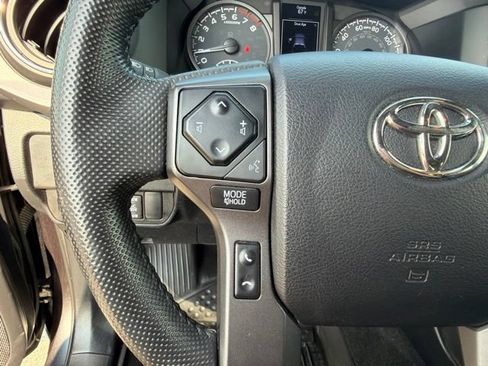 Used 2022 Toyota Tacoma TRD Sport w/ TRD Premium Sport Package AWD/4WD image 26
