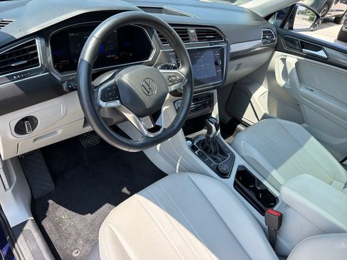 Certified 2023 Volkswagen Tiguan SE w/ Panoramic Sunroof Package AWD/4WD image 8