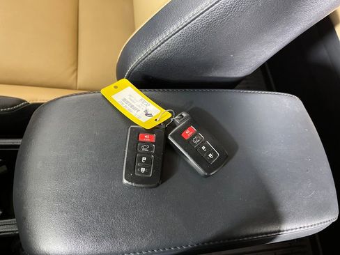 Used 2017 Toyota RAV4 Limited w/ Advanced Technology Package image 24