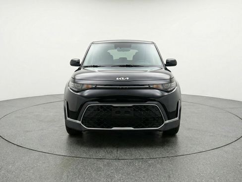 Used 2025 Kia Soul LX w/ LX Technology Package image 2