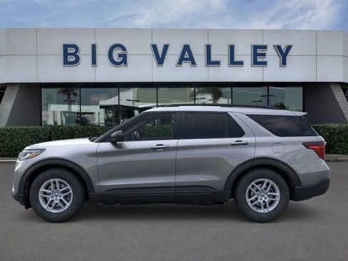 New 2026 Ford Explorer Active w/ Active Comfort Package image 3