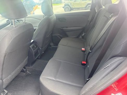 Used 2023 Nissan Rogue S AWD/4WD image 19